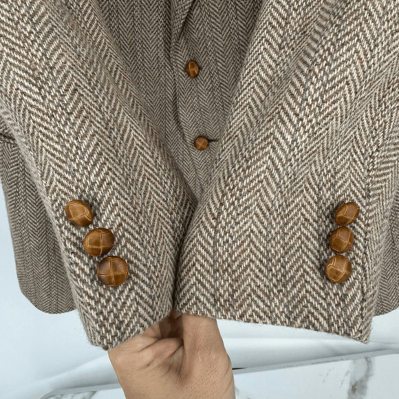 Vintage Mens Wool Tweed Sport Coat 44R Brown Herringbone Two Buttons Preppy - Picture 13 of 15